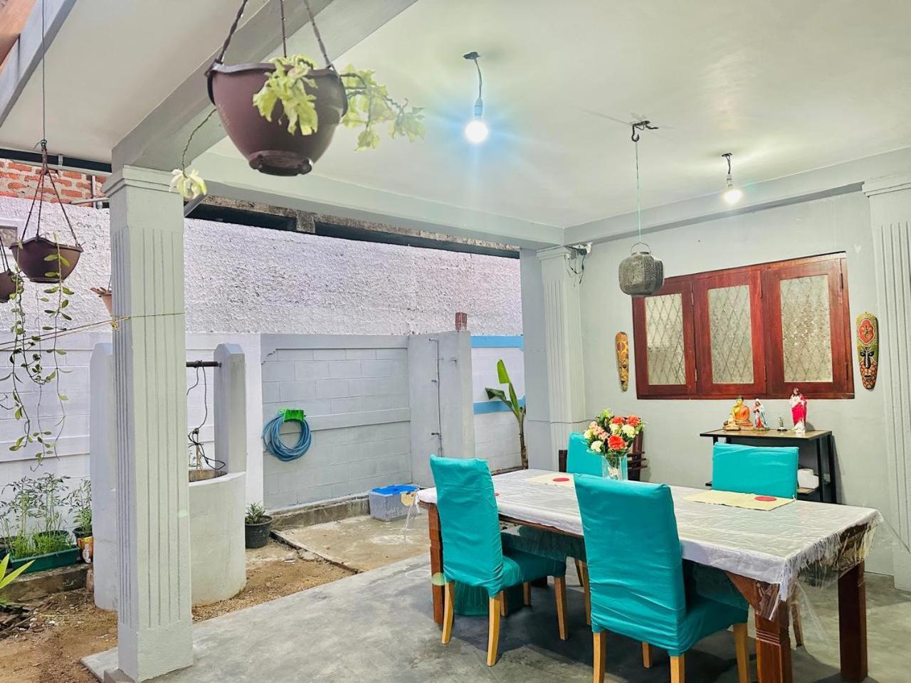 Sea Breeze Guest House Negombo Extérieur photo