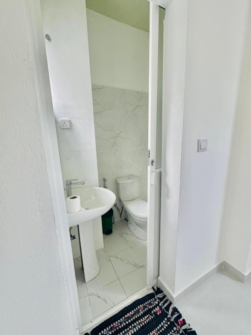 Sea Breeze Guest House Negombo Extérieur photo