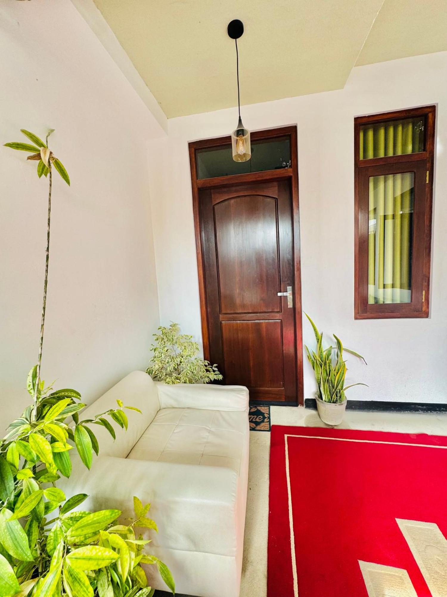 Sea Breeze Guest House Negombo Extérieur photo
